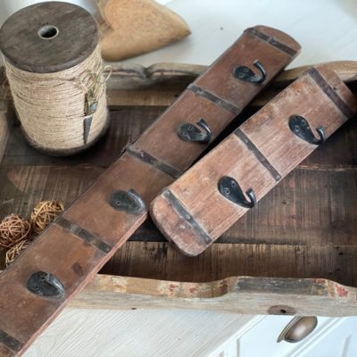 Schöne antike Kleiderhaken